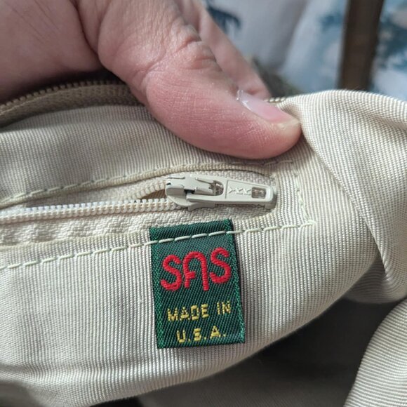 Boho patchwork perfection 💕 SAS tapestry shoulder bag made in the USA! - Picture 7 of 10